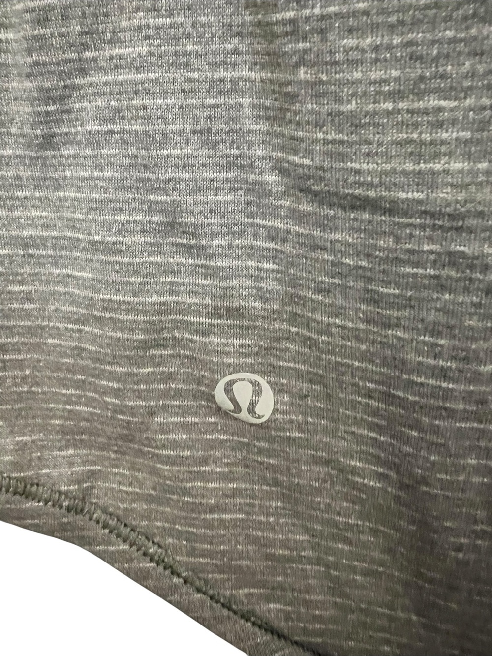 lululemon Grey Scoop Neck Short Sleeve Top with Animal Yoke w/pocket sz 8 EUC - Picture 6 of 7